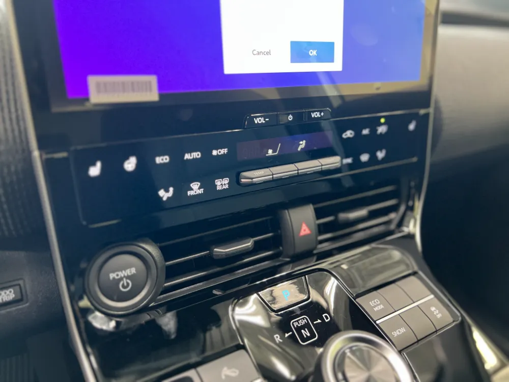 2023 toyota bz4x le fwd white 20